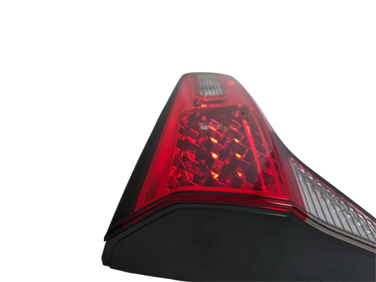 2016 2017 2018 HONDA HRV HR-V Left Driver LIFTGATE TAIL LIGHT OEM UC57846 ️2