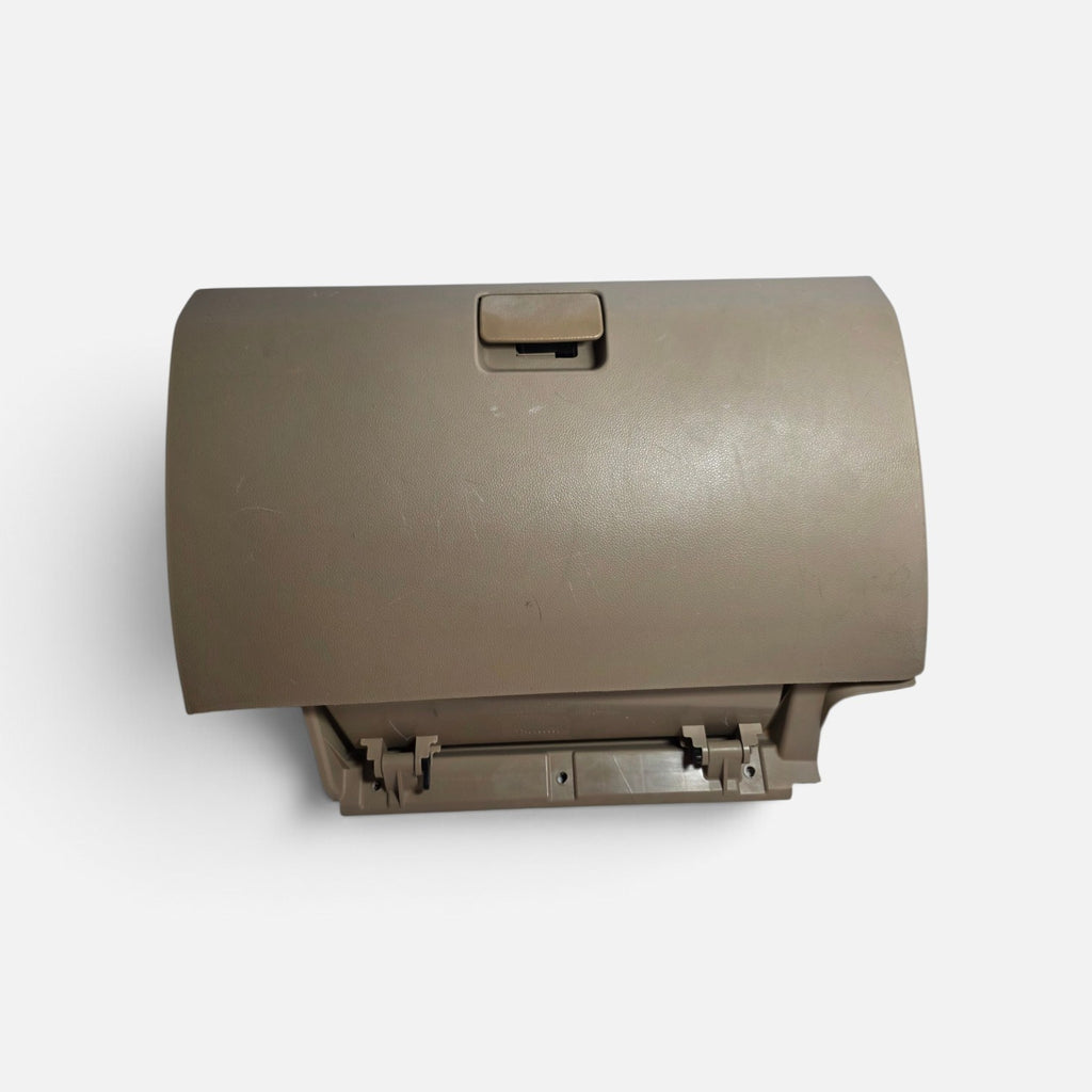 08-10 VUE GLOVE BOX COMPARTMENT 0