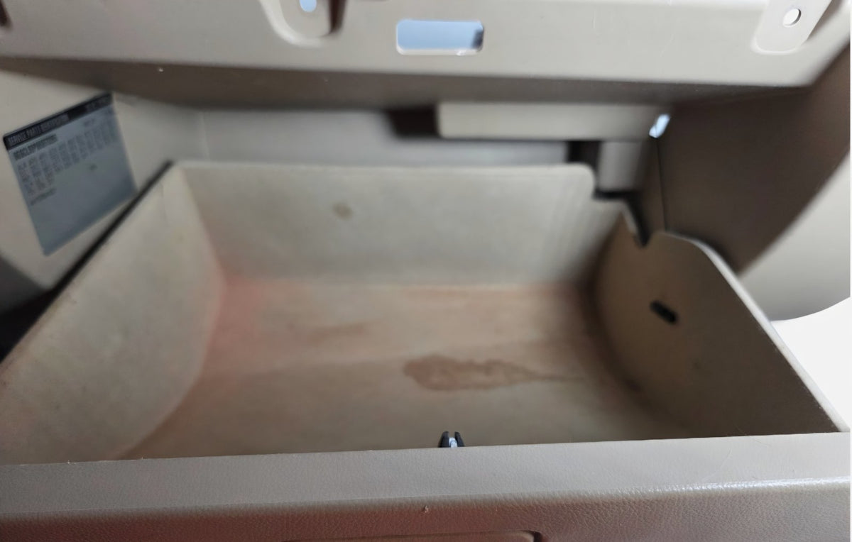 08-10 VUE GLOVE BOX COMPARTMENT 4