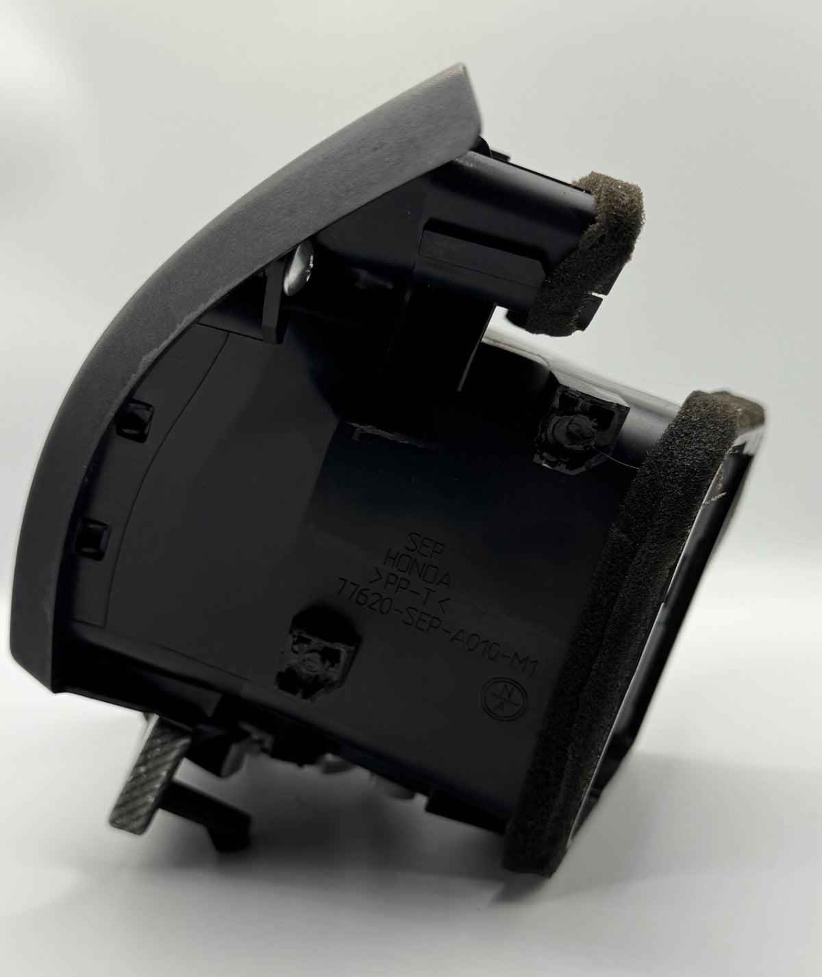 OEM 2004-2008 Acura TL Driver Door Side Air Vent 77620-SEP-A010-M1 Broken Clip2