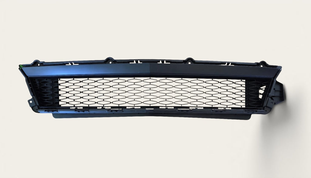 Acura Mdx 2023 Front Bumper Lwr Grill Oem 71105-TYB-A500 W/ 71106-TYA-A5 Mesh 0