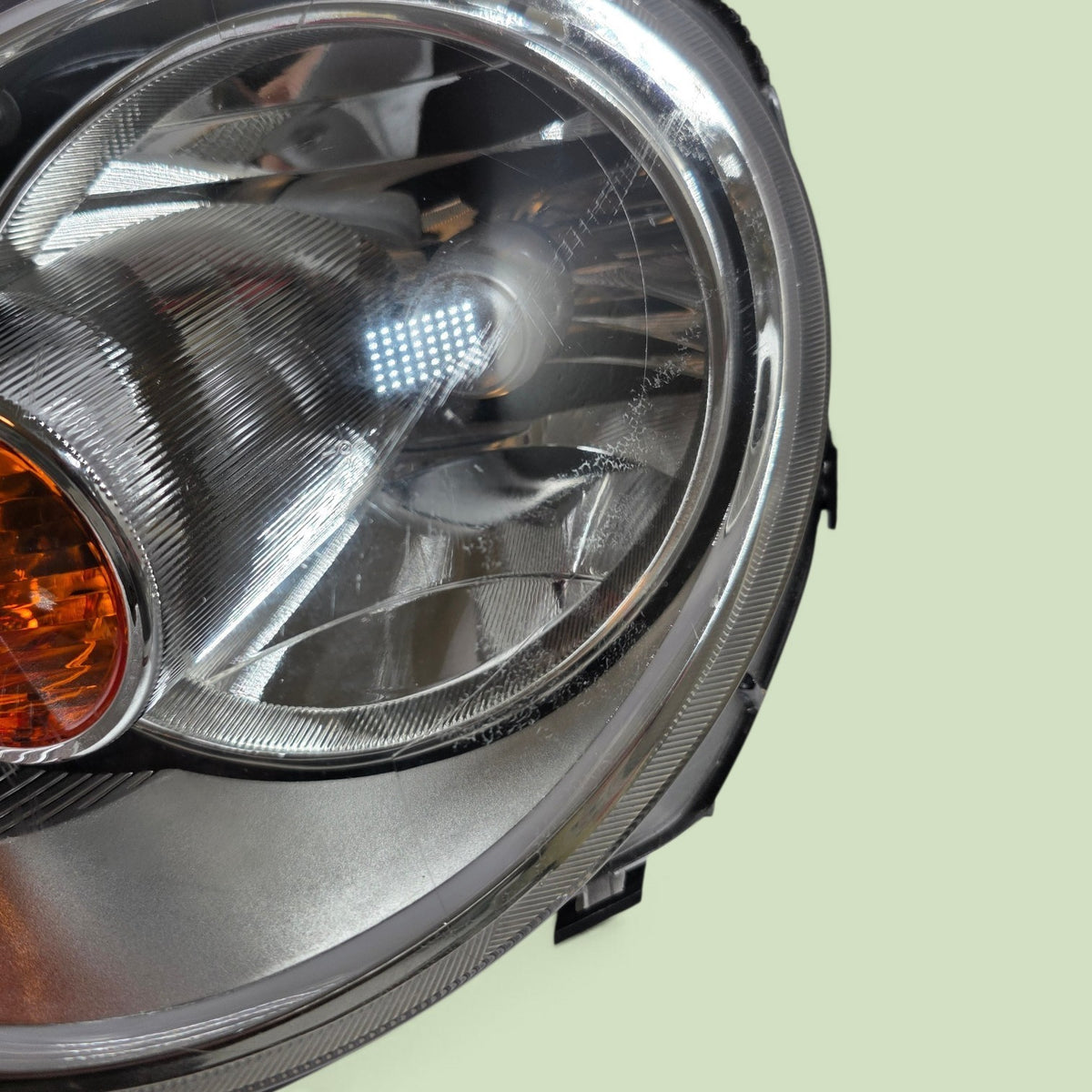 2007 to 2013 Mini Cooper Right Passenger Side Headlight Xenon HID  AF3107 DW1