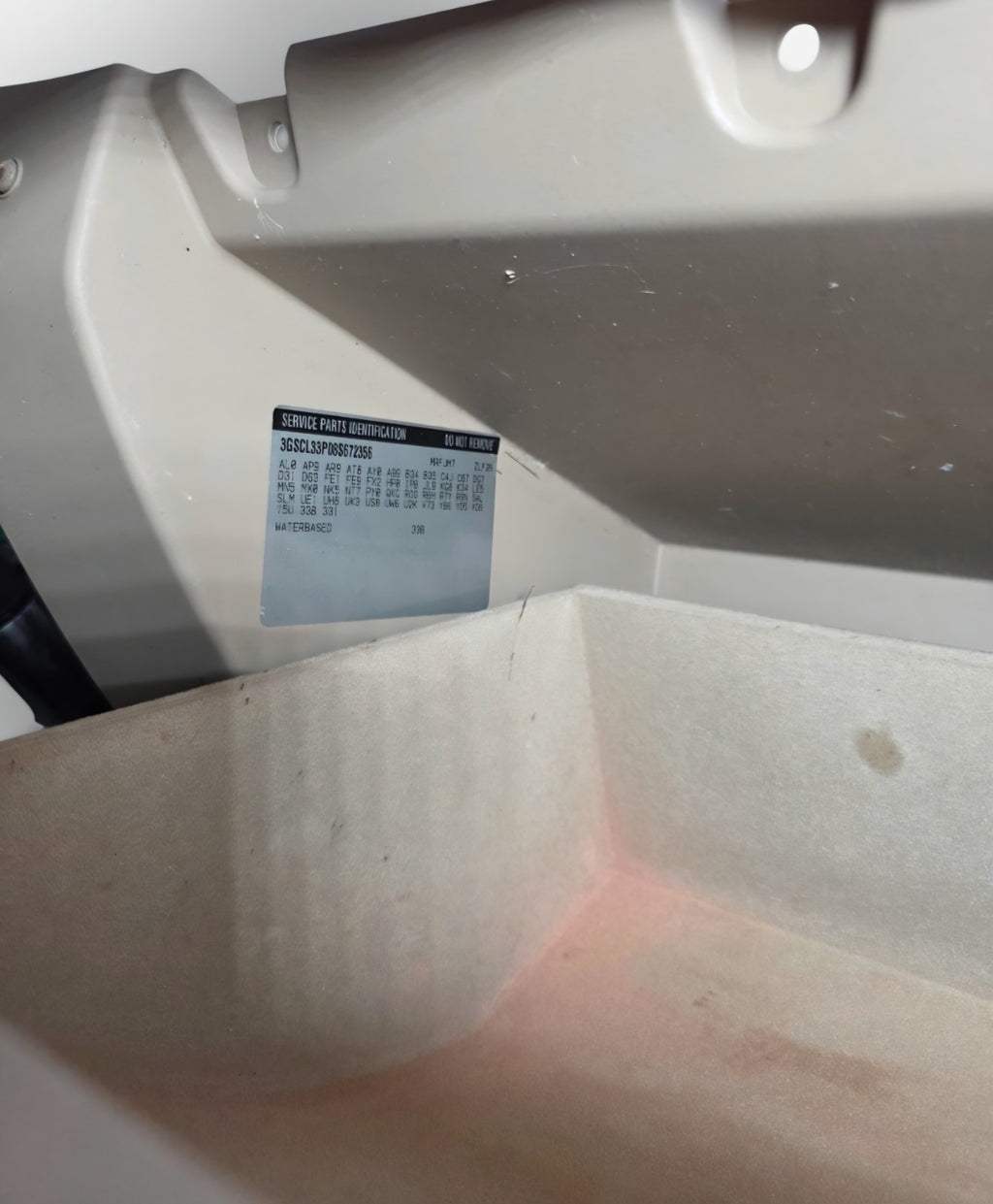 08-10 VUE GLOVE BOX COMPARTMENT 3
