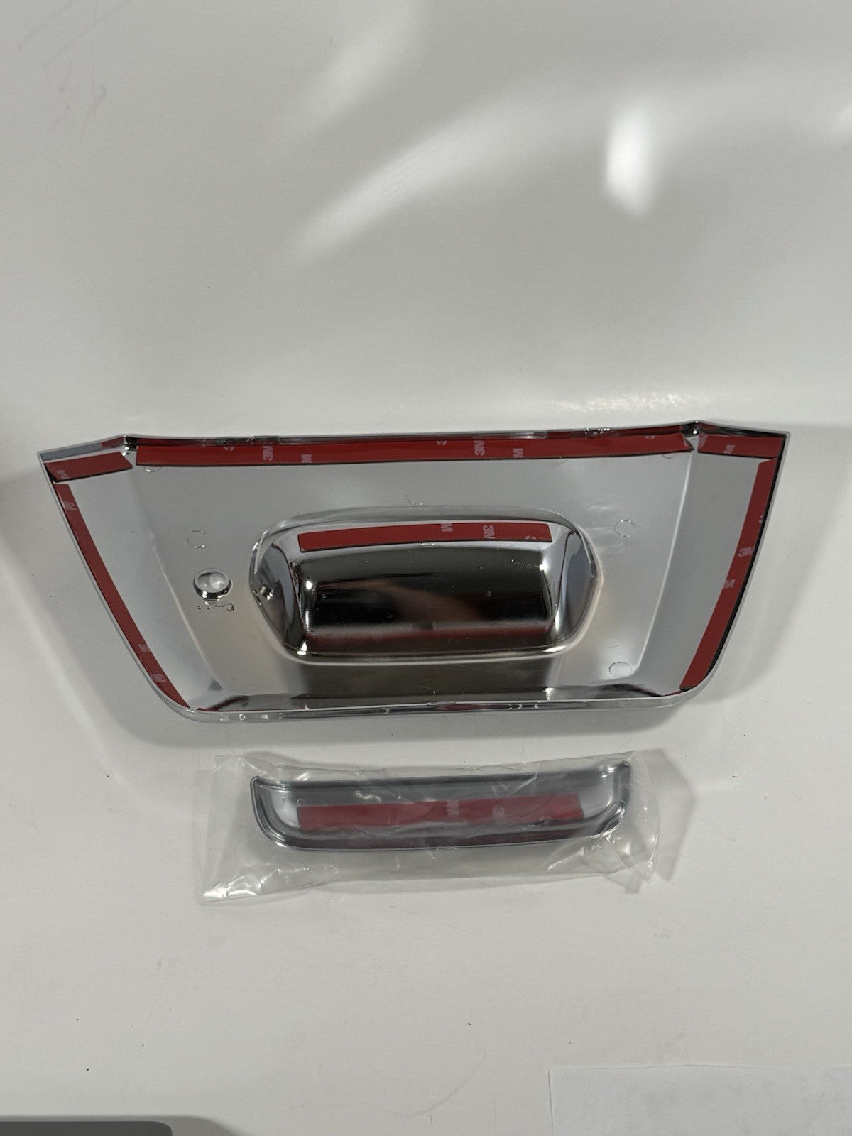 Tailgate Handle Bezel For 2002-2006 Chevrolet Avalanche 1500 Chrome With Key1