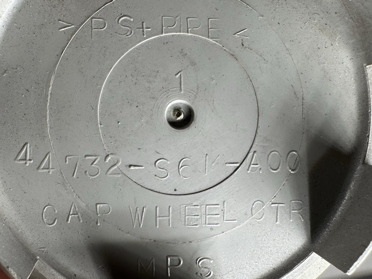 ACURA SILVER WHEEL CENTER CAP 44732-S6M-A01 QTY:1 Each7